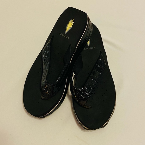 Volatile Mock Croc Black Sandals, size 8